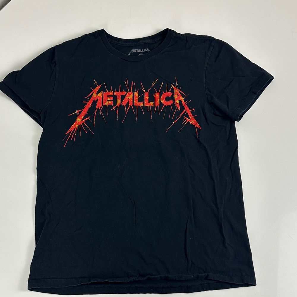 Metallica Black T-Shirt with Red Logo - Size Medium